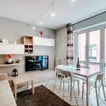 شقة Rovelli House Lake